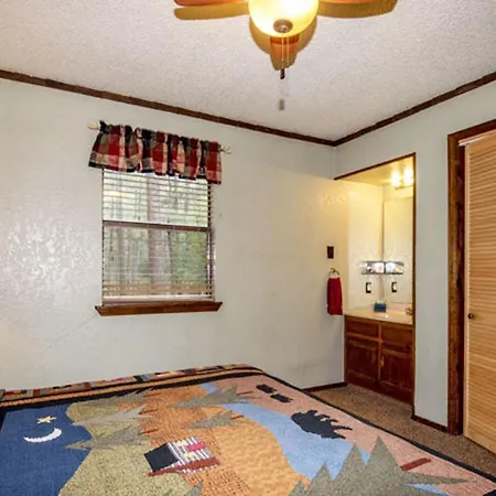 Whispering Pine Cabins